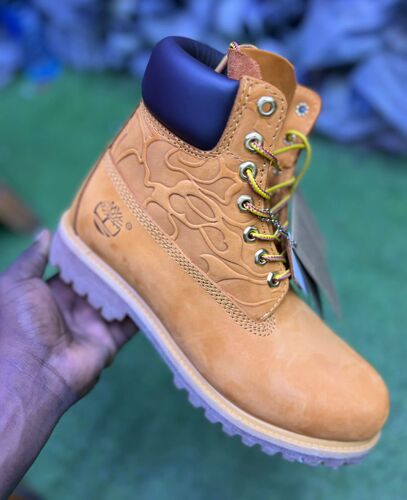One colour timberlands
