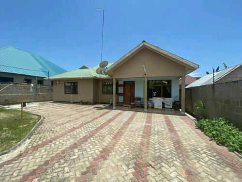 HOUSE FOR SALE MBWENI MPIJI