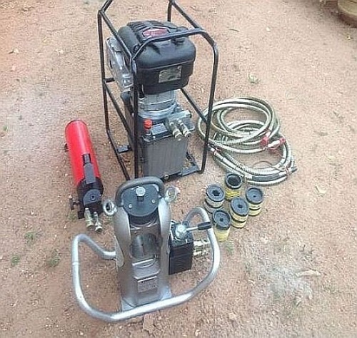 Crimping tool tesmec