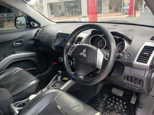 NAUZA MITSUBISHI OUTLANDER 