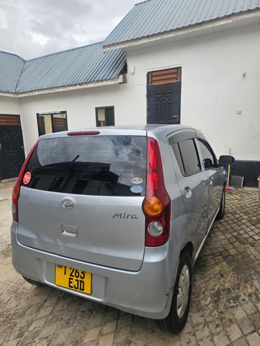Daihatsu Mira 7.5m