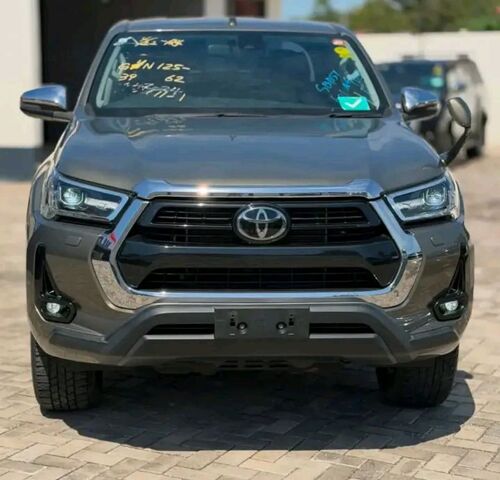 TOYOTA HILUX NAUZA NEW 
