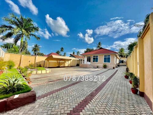 4 BEDROOM HOUSE FOR RENT