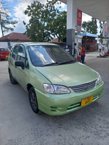 NAUZA TOYOTA STARLET 