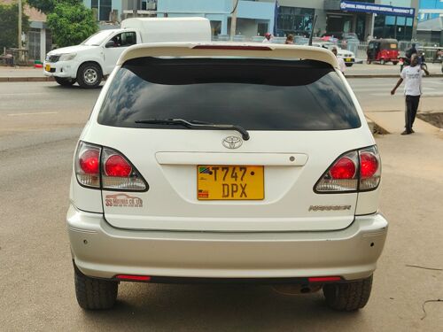 Toyota harrier 