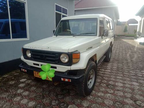 TOYOTA LAND CRUISER 