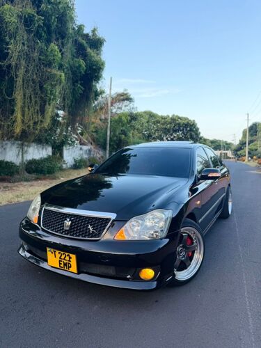 Nzuri sana crown sunroof dar