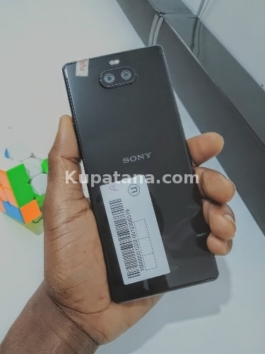 SONY XPERIA 8