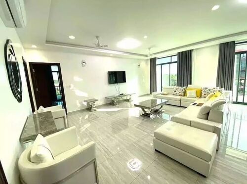 3 BEDROOMS APARTMENT FOR RENT 