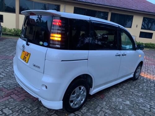 Toyota Sienta nzuri Sana 
