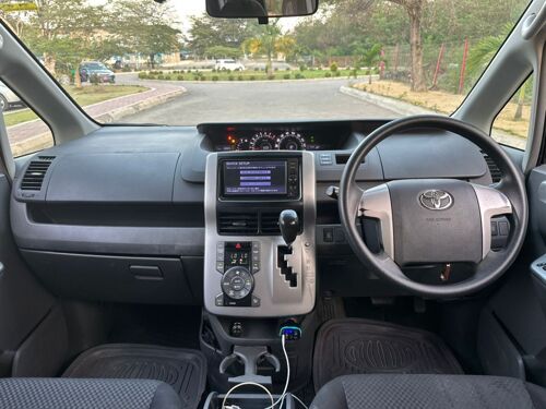 TOYOTA NOAH NEW MODEL