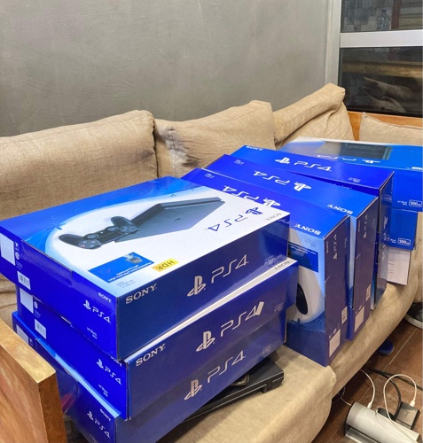 PS4 BRAND NEW