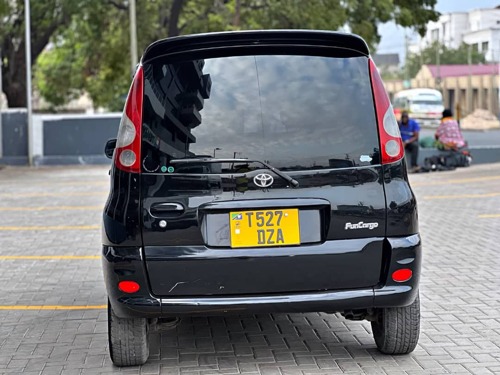 NAUZA TOYOTA FUNCARGO 