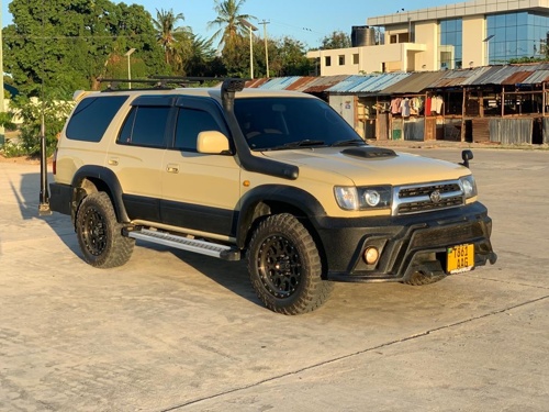 Hilux Surf Pimped By Monster