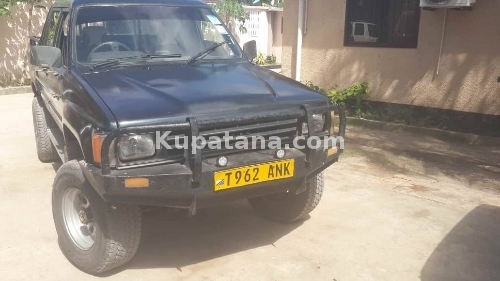 HILUX DOUBLE CABIN OLD.