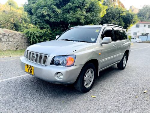 NAUZA TOYOTA KLUGER MPYA 