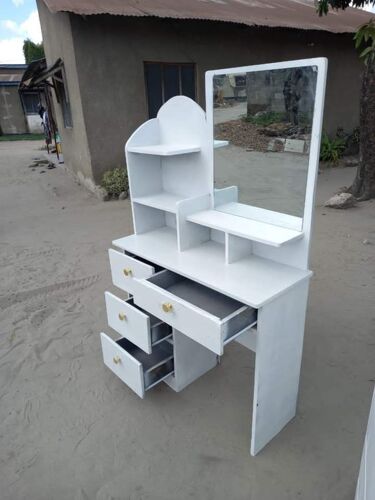 Dressing table