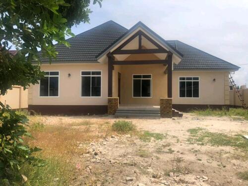3BEDROOMS HOUSE 4SALE AT BAHARI BEACH