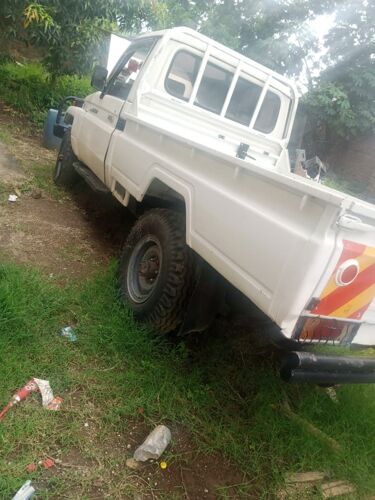 LAND CRUISER PICKUP 