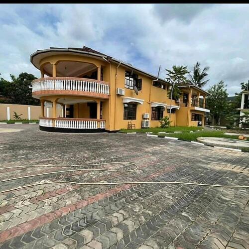 6BEDROOMS STANDALONE HOUSE 4RENT AT MBEZI BEACH