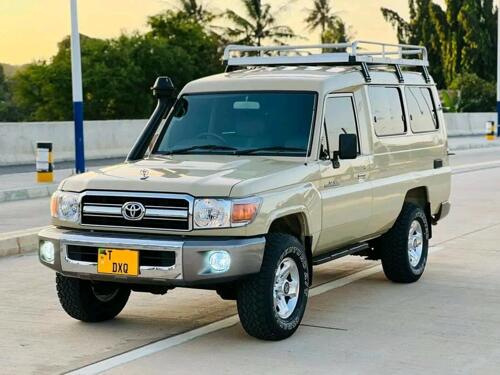 Land cruiser hard top on sale