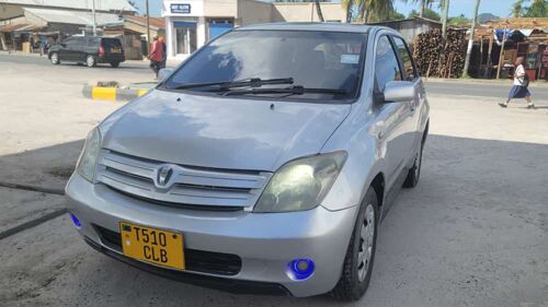 Toyota Ist 2001
