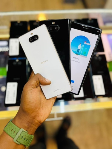 Sony Xperia 8