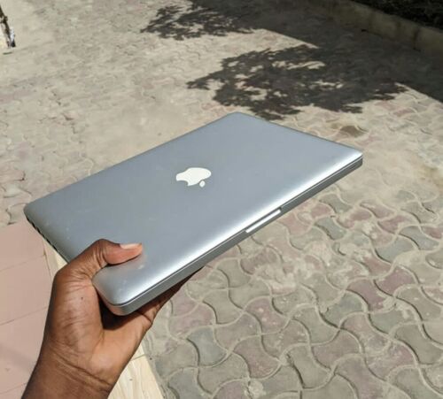 MACKBOOK PRO