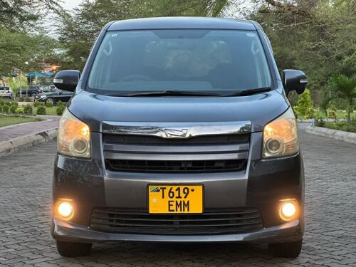 Toyota Noah EMM