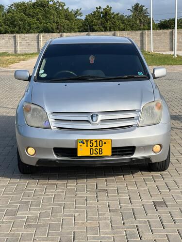 TOYOTA IST 