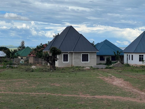 Viwanja Vinauzw Lipa Kwa Awamu
