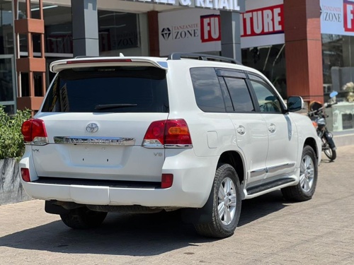 TOYOTA LAND CRUISER V8
