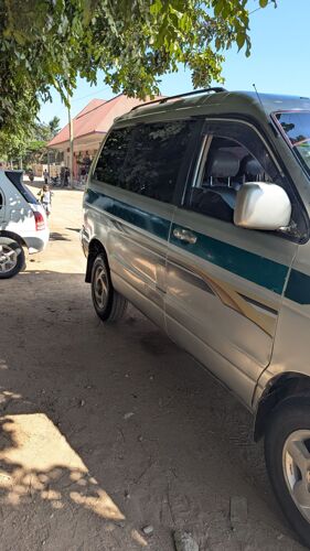 Toyota noah Bado ipo vizuri