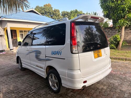 Noah old model sr40 road tour