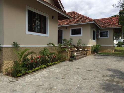 4 Bedrooms Large Garden House For Rent In Oysterbay
