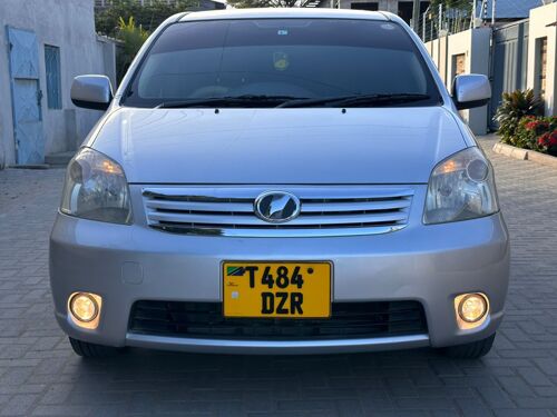 TOYOTA RAUM