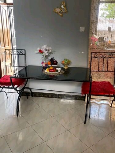 Meza ya chuma viti vitatu