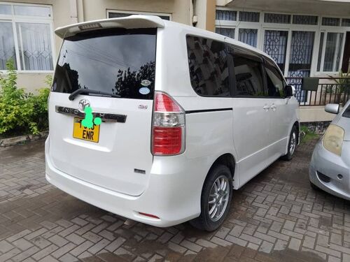 Toyota noah New Shape New Mode