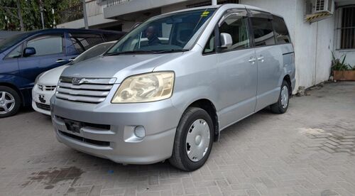 Toyota Noah usajili bure