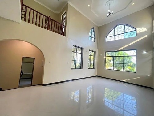HOUSE FOR RENT