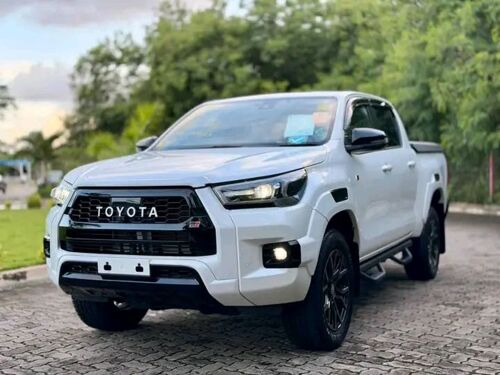 TOYOTA HILUX NAUZA NEW 