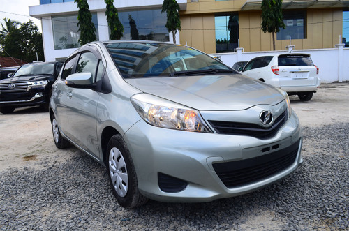 TOYOTA VITZ