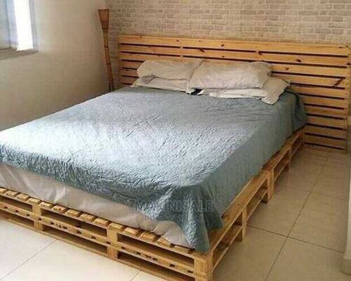 Kitanda kizuri sana cha Pallet