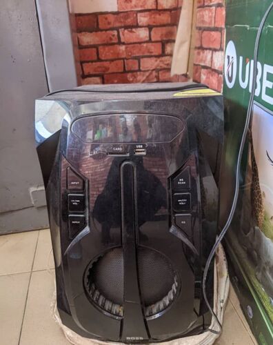 Tv inchi 32 na redio ya Boss
