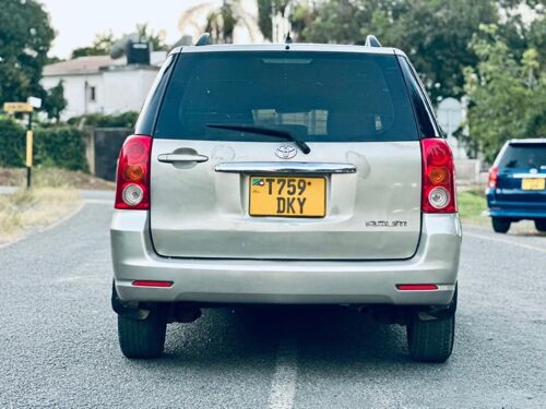 Toyota raum 