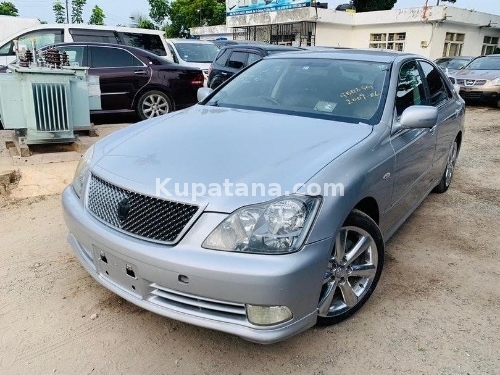 Toyota Crown Athlete Cheses Number 