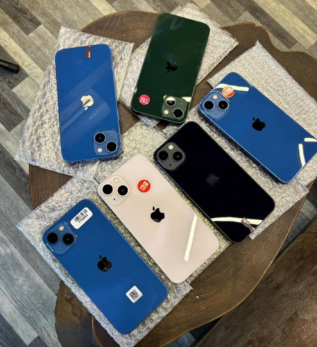IPHONE 13 plain , 0675333716