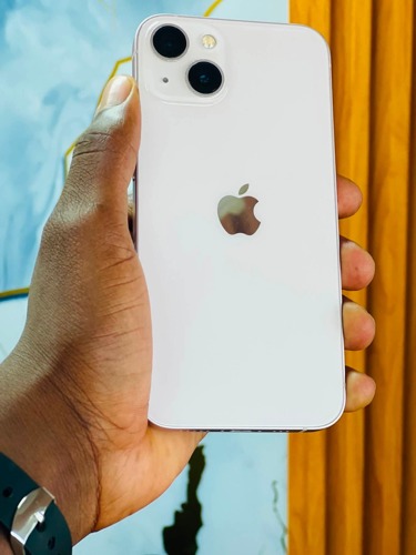 iPhone 13 plain 