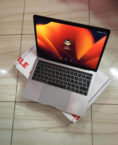MacBook Pro Touchbar  2019 