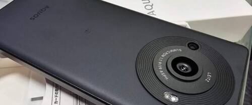 Aquos R8 Simu Nzuri Sana